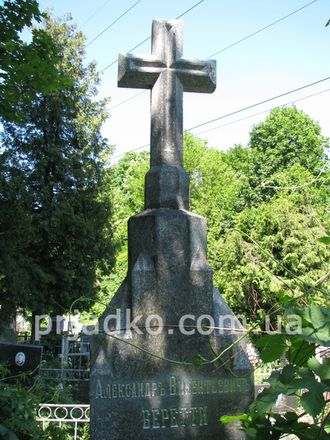 Фото памятника в виде объемного креста в СПб