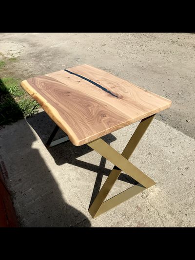 обеденный стол из карагача в светлой тонировке