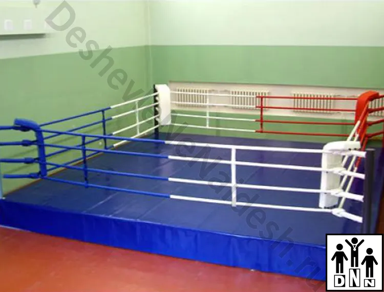 ринг боксерский на помосте
