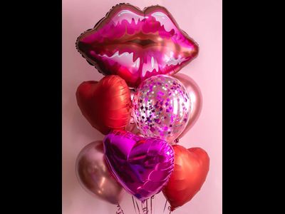Композиция из шаров "поцелуй"