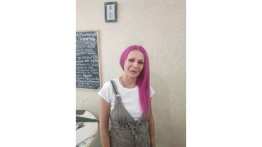 Наращивание и цветное окрашивание волос в ярко лиловый цвет фото и работа мастерской Ксении Грининой Краснодар 2