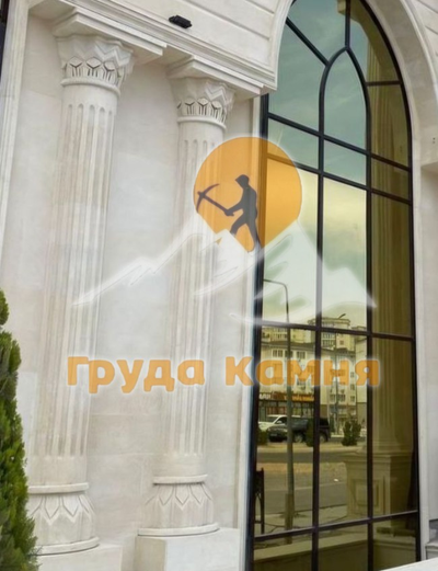 Колонна рельефная