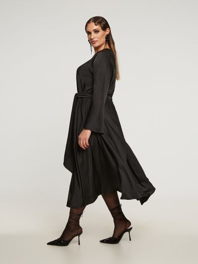 Нарядное платье с поясом