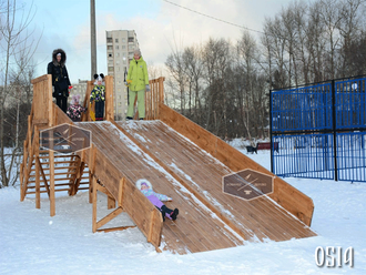 Двойная широкая деревянная горка. Скат - 6 метров.