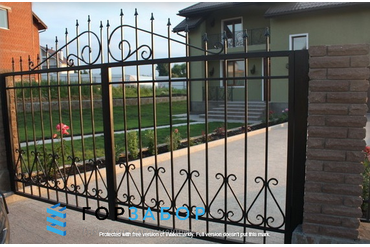 Кованые распашные ворота под заказ с установкой