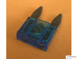 Предохранитель вилка-мини 20А (Тайвань) цена за 100 шт.