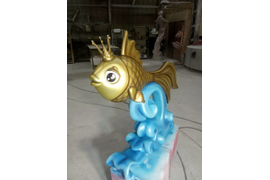 Фигура золотой рыбки из стеклопластика