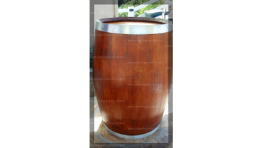 Бочка декор без обручей покрытая краской и 5 слоями лака. Бочка проходит процесс склейки клепок.