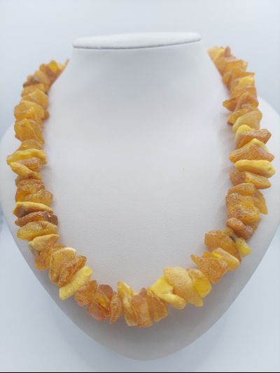 Лечебные бусы из крупного белого янтаря 10749