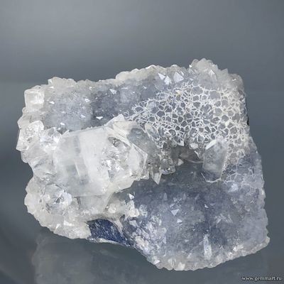 Апофиллит на кварце. Индия.47*34*22мм