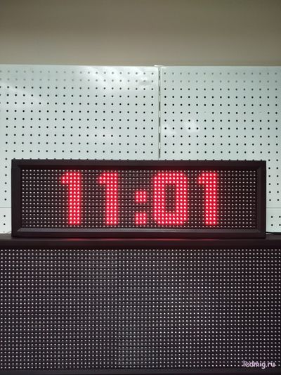 Уличные часы с температурным датчиком воздуха