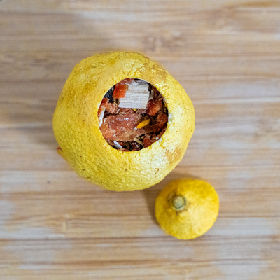 Лимон , ягоды годжи, тростник , ромашка