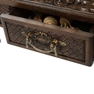 Шахматы резные в ларце "Атлант" от мастера Карена Халеяна