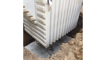 Спуск погреба на плиту