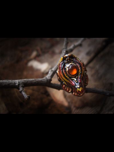 "Легенда Янтарного Подземелья", кольцо с курочкой и натуральным янтарём