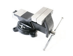 Тиски слесарные