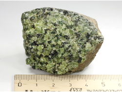 Хризолит (Перидот, Оливин), кристаллы на породе, США (51*38*36 мм, 112 г) №38097