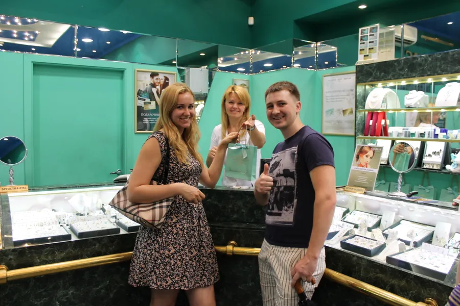 Подарки на Серии event для VIP клиентов Адамас в СПб и Лен области