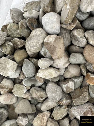 серая галька