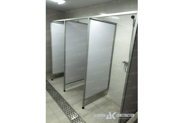 г. Великий Новгород / Ледовая Арена
Душевые перегородки в раздевалках игроков