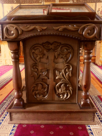 Аналой для большой иконы