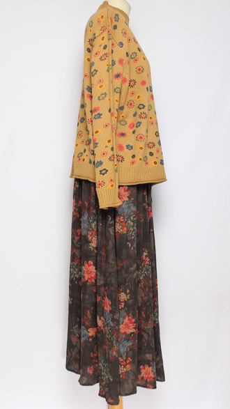 Джемпер ХЛОПОК "Редкие ромашки" мокко до р.52