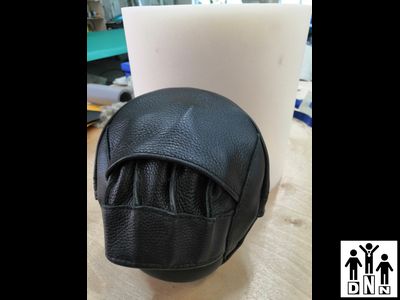 Лапы боксерские вогнутые натуральная кожа с закрытыми пальцами DNN