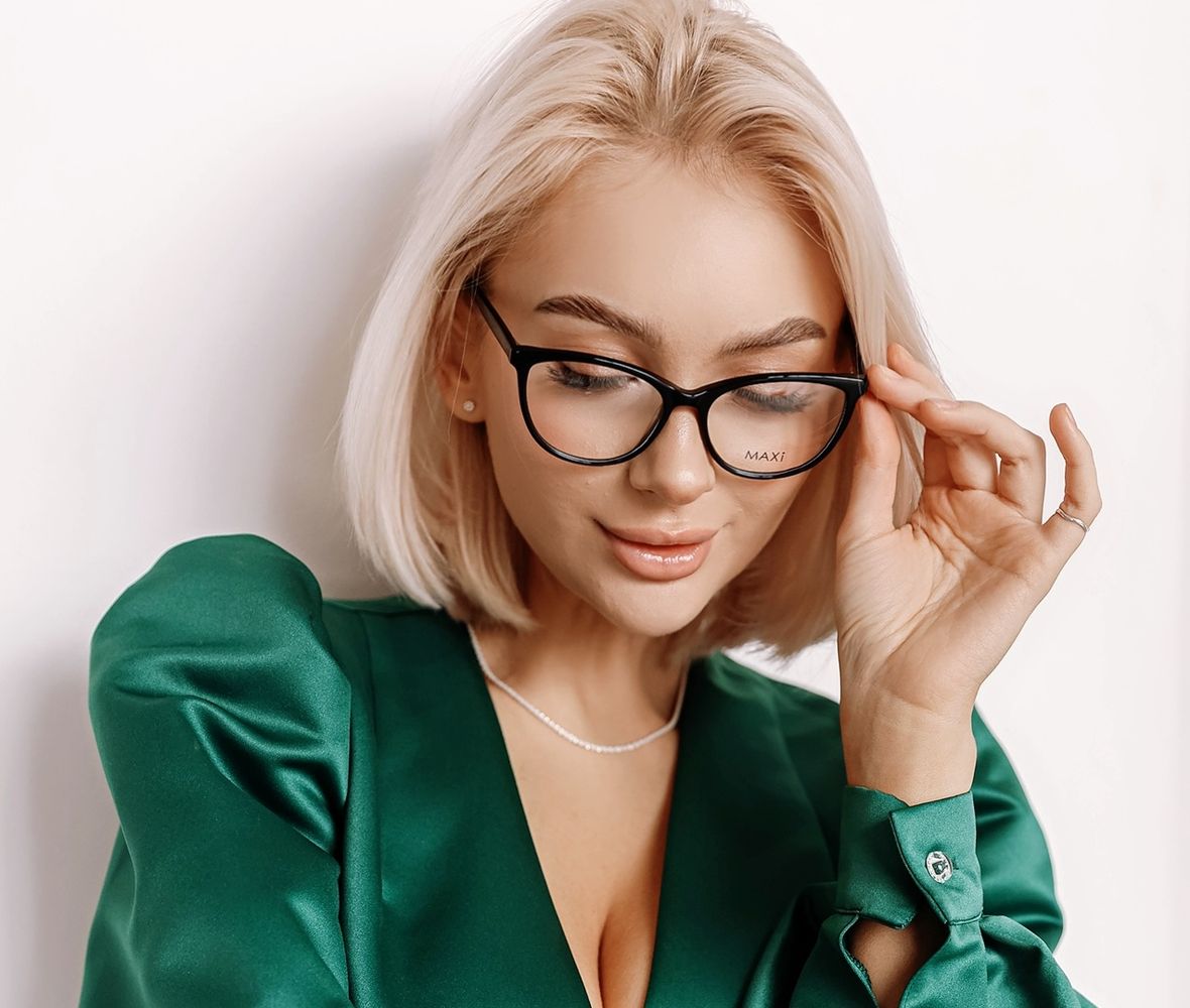 Купить очки, линзы и оправы в Краснодаре в Макс Оптик. Проверка зрения ...