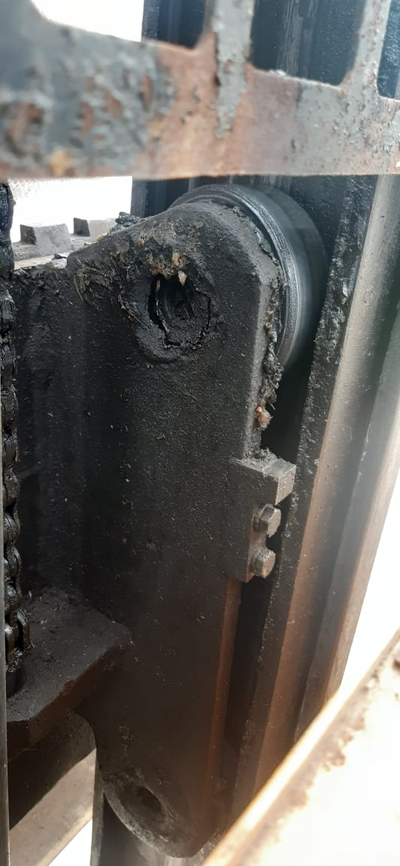 Ремонт поломки каретки погрузчика на стационаре