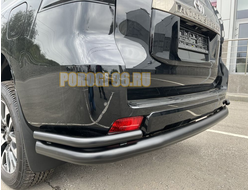 Защита заднего бампера угловая большая с покрытием «раптор» d76/42 для Toyota Land Cruiser Prado 150 (2010-2014)