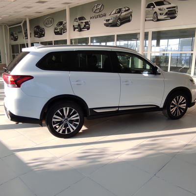 Mitsubishi Outlander 2.0 CVT, 2021