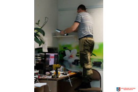 "А я регистратор на полку положу..."