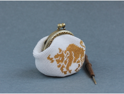 Монетница "Зодиак" Набор для вязания крючком с бисером от Ирины Рудевич - ТЕЛЕЦ (белый)