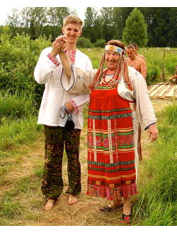 Русский народный женский костюм "Славянка"