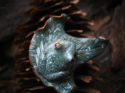 "Аларлимбская лягушка", эльфийская брошь в стиле фэнтезийного арт-нуво