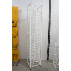 Стенд с сетчатыми полками (29 шт). Размер: 1950*440*440 мм.