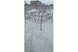 Ограда №21;
Высота полотна - 50 см;
Каркас - труба 20*20/столбы 40*40;
Рисунок - труба 15 мм;
Цена - 2200 (с лаком+150) р. за п.м.