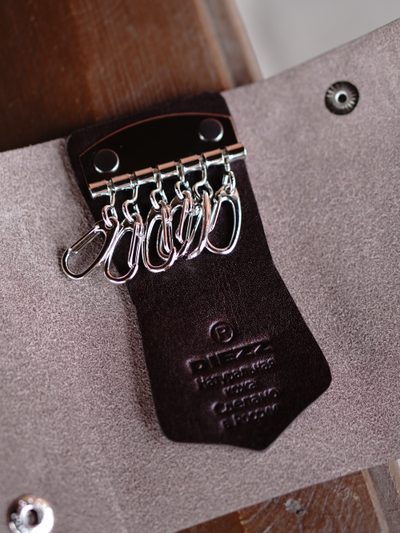 Ключница коричневого цвета KL-001 5