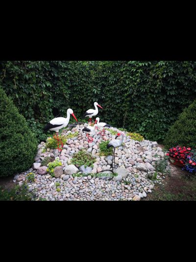 Аист  115*72 см  2,8кг  полистоун Россия 2859/012484  Аист - является символом новой жизни. Согласно русским народным поверьям, аист - птица, приносясчастьВаш е щая в дом. Также аист покровительствует рождению детей.