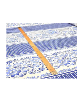 Ткань льняная "Вышивка розы синие на белом"