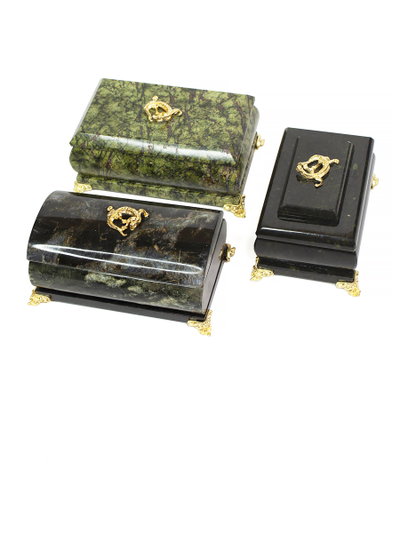 Шкатулка на ажурных ножках, змеевик