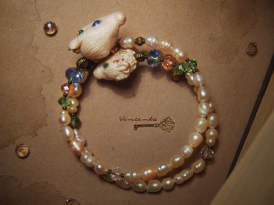 Браслет с жемчугом и хрустальными бусинами "Однажды в сказке. Козочка и Барашек"