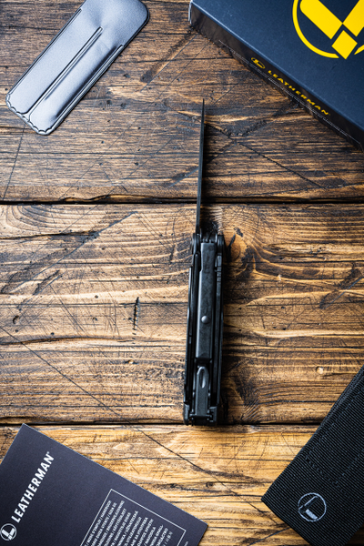 Leatherman Surge Black с чехлом на кнопке