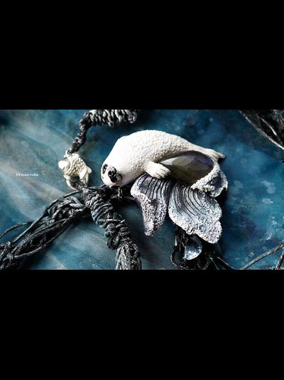 "Песнь моря. Перерождение белька" - колье в северном стиле с натуральным лабрадором и шёлком