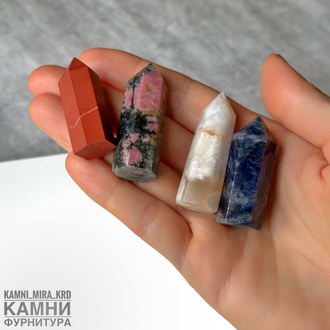 Cтолбики из натурального камня, длина 4-4,5 см, вид камня в ассортименте, цена за штуку