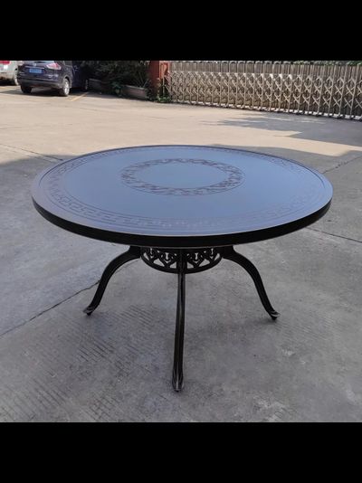 Литой обеденный комплект Seville