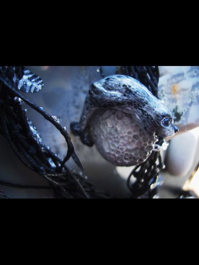 &quot;По лунной дорожке ныряет тюлень&quot;, нарядное колье с шёлковыми лепестками