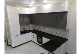 Кухня шторм с антресолями