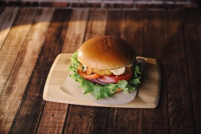 БУРГЕР  ЦЕЗАРЬ