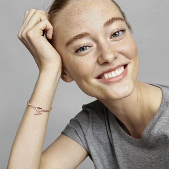 Браслет Moments с Т-замком в форме сердца Артикул 589285C00